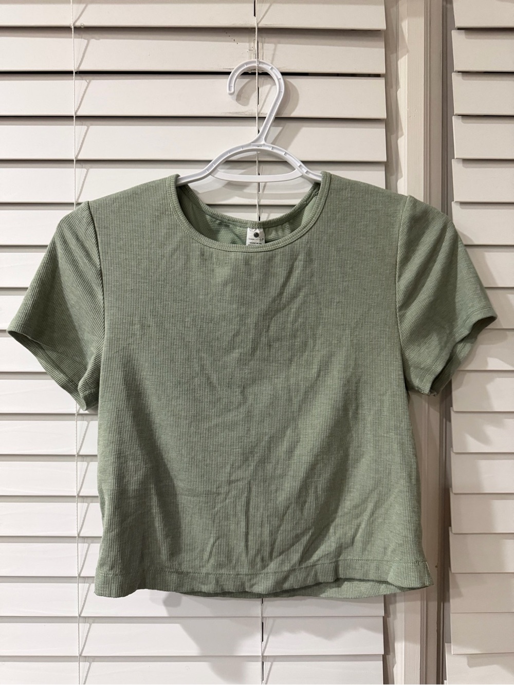Yogalicious Sage Green Ribbed Crop Top Size Large 💚 With Built- In Bra!
